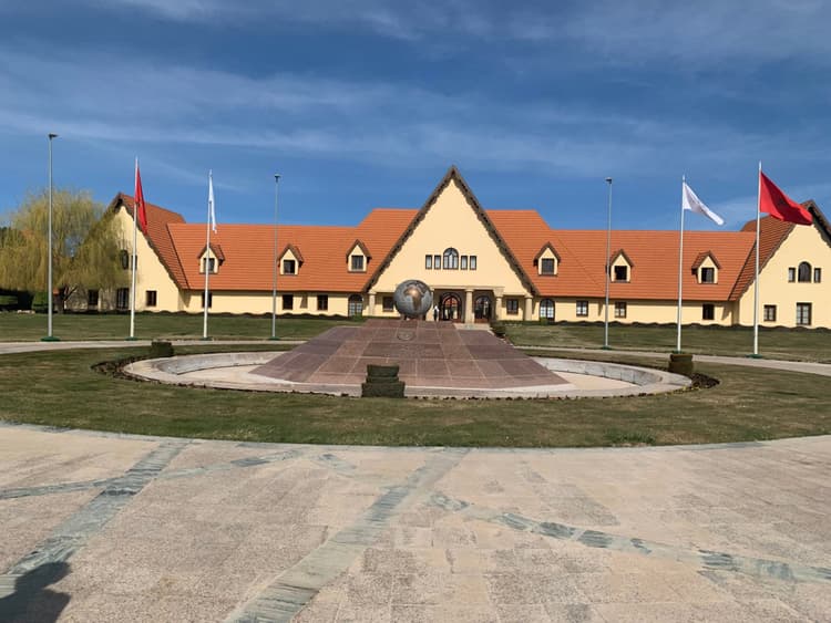 Al Akhawayn University